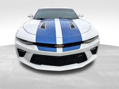 Summit White 2017 Chevrolet Camaro 2SS