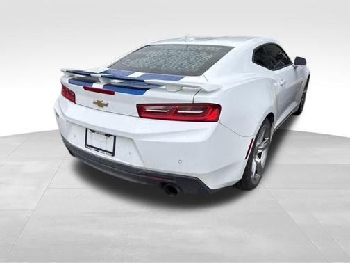 Summit White 2017 Chevrolet Camaro 2SS