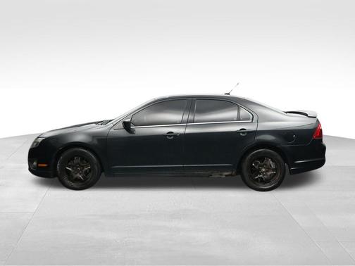 Tuxedo Black Metallic 2010 Ford Fusion SE
