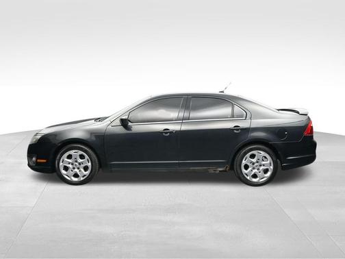 Tuxedo Black Metallic 2010 Ford Fusion SE
