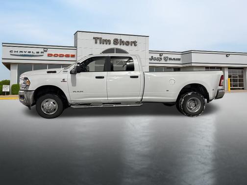 2024 RAM 3500 Big Horn Crew Cab 4x4 8' Box
