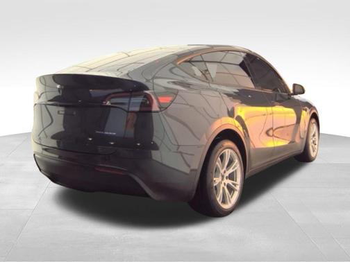 2024 Tesla Model Y Long Range Dual Motor All-Wheel Drive