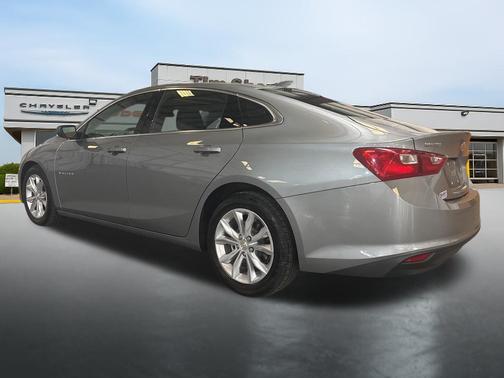 Sterling Gray Metallic 2023 Chevrolet Malibu FWD 1LT