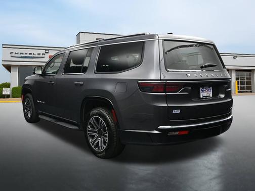 Baltic Gray Metallic Clearcoat 2024 Jeep Wagoneer Series II 4x4
