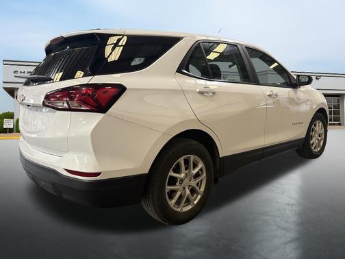 Summit White 2022 Chevrolet Equinox LS