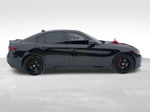 2017 Alfa Romeo Giulia Base