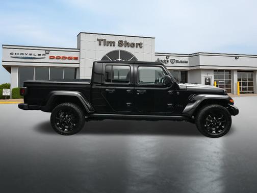 Black Clearcoat 2025 Jeep Gladiator Nighthawk