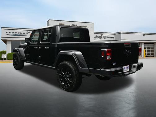 Black Clearcoat 2025 Jeep Gladiator Nighthawk