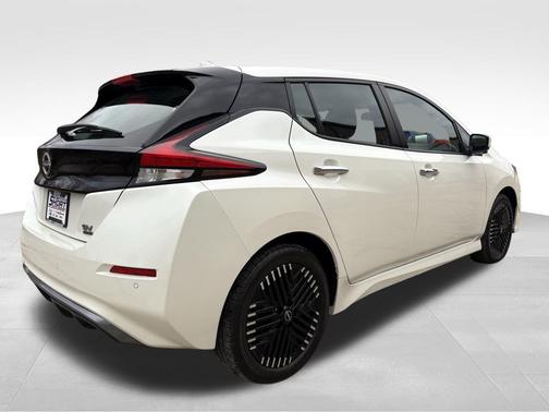 2023 Nissan Leaf SV PLUS 60 kWh