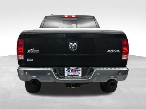 Brilliant Black Crystal Pearlcoat 2019 RAM 1500 Big Horn