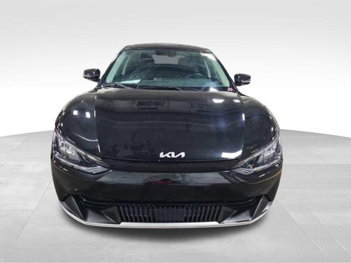 Aurora Black Pearl 2024 Kia EV6 Light Long Range