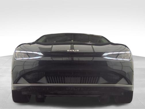 Aurora Black Pearl 2024 Kia EV6 Light Long Range