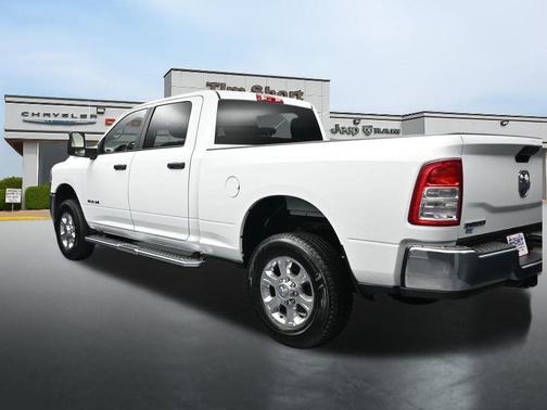 Bright White Clearcoat 2024 RAM 2500 Big Horn Crew Cab 4x4 6'4' Box