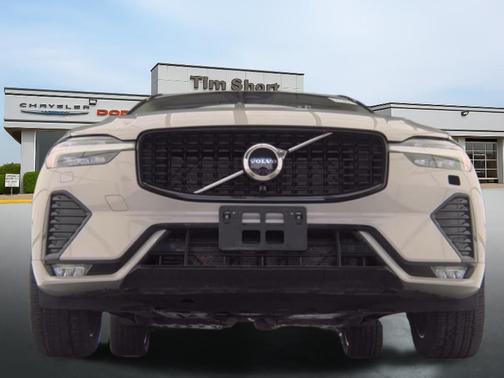 Silver Dawn Metallic 2023 Volvo XC60 B5 Plus Dark Theme
