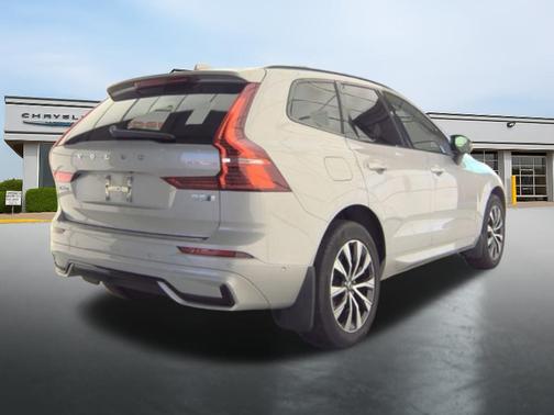Silver Dawn Metallic 2023 Volvo XC60 B5 Plus Dark Theme