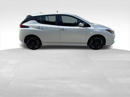 2023 Nissan Leaf SV PLUS 60 kWh