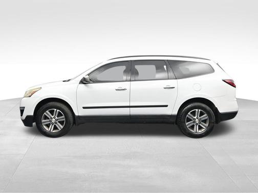 Summit White 2017 Chevrolet Traverse LS