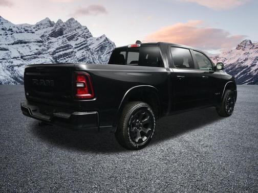 Diamond Black Crystal Pearlcoat 2026 RAM 1500 Big Horn/Lone Star