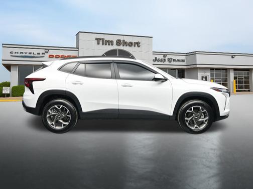 Summit White 2024 Chevrolet Trax LT