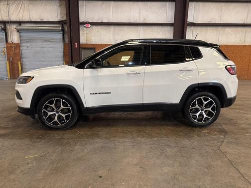 Bright White Clearcoat 2025 Jeep Compass Limited