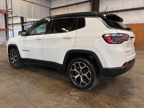 Bright White Clearcoat 2025 Jeep Compass Limited