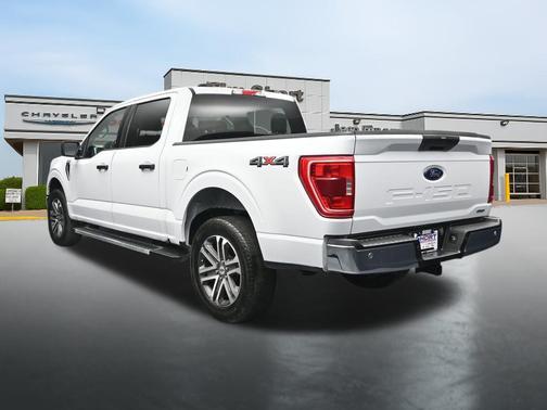 Oxford White 2023 Ford F-150 XLT