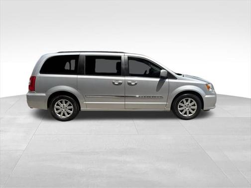2012 Chrysler Town & Country Touring