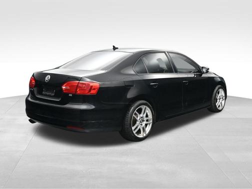 Black Uni 2014 Volkswagen Jetta Auto SE