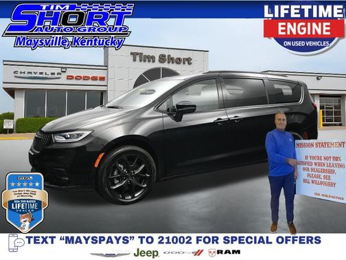 Brilliant Black Crystal Pearlcoat 2023 Chrysler Pacifica Touring L