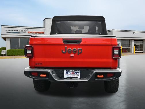Firecracker Red Clearcoat 2024 Jeep Gladiator Mojave