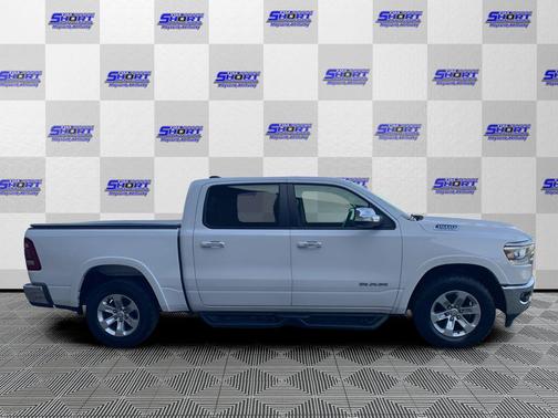 Ivory White Tri-Coat Pearlcoat 2019 RAM 1500 Laramie