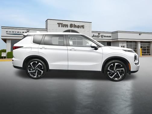 Black Diamond 2024 Mitsubishi Outlander SE S-AWC