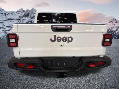 Bright White Clearcoat 2026 Jeep Gladiator Rubicon