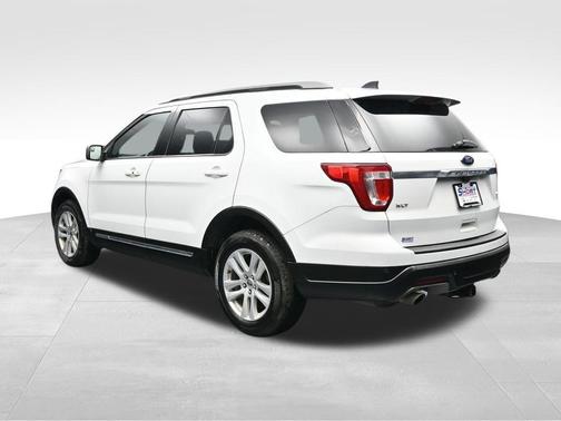 Oxford White 2018 Ford Explorer XLT