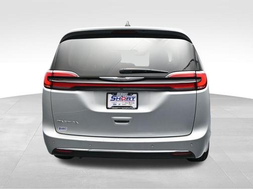 Silver Mist Clearcoat 2023 Chrysler Pacifica Touring L