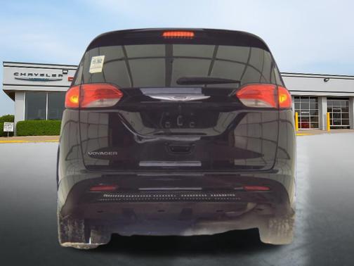 2024 Chrysler Voyager LX