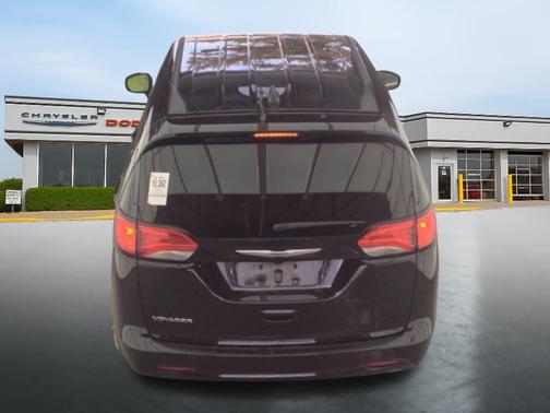 2024 Chrysler Voyager LX