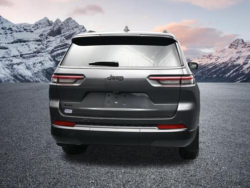 Baltic Gray Metallic Clearcoat 2026 Jeep Grand Cherokee L Altitude