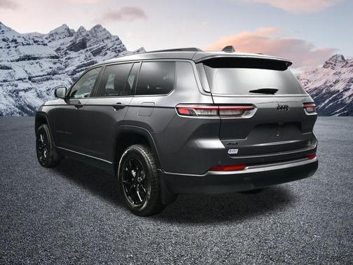 Baltic Gray Metallic Clearcoat 2026 Jeep Grand Cherokee L Altitude