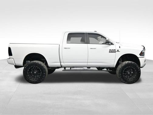 Bright White Clearcoat 2017 RAM 2500 Big Horn Crew Cab 4x4 6'4' Box