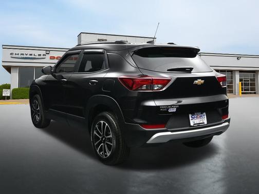 Mosaic Black Metallic 2026 Chevrolet Trailblazer LT