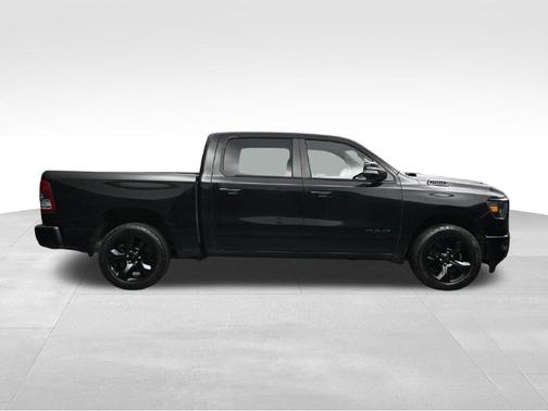 Diamond Black Crystal Pearlcoat 2019 RAM 1500 Big Horn