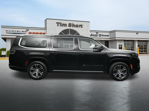 Diamond Black Crystal Pearlcoat 2024 Jeep Grand Wagoneer L 4x4