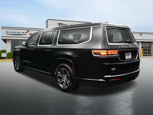 Diamond Black Crystal Pearlcoat 2024 Jeep Grand Wagoneer L 4x4