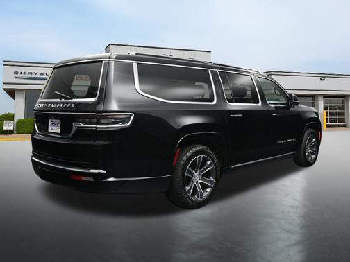 Diamond Black Crystal Pearlcoat 2024 Jeep Grand Wagoneer L 4x4