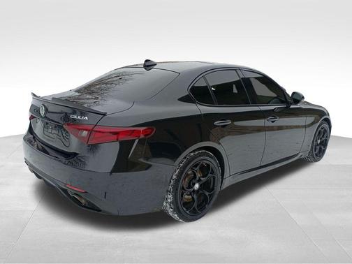 2017 Alfa Romeo Giulia Base