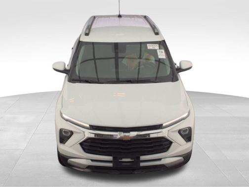 Summit White 2025 Chevrolet Trailblazer LT