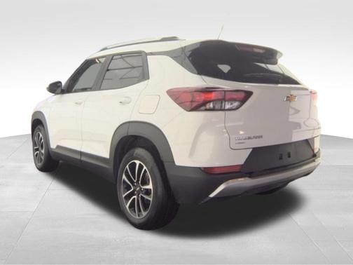Summit White 2025 Chevrolet Trailblazer LT