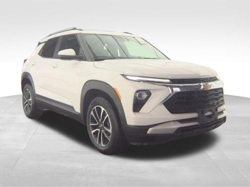 Summit White 2025 Chevrolet Trailblazer LT