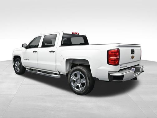 Summit White 2018 Chevrolet Silverado 1500 Custom